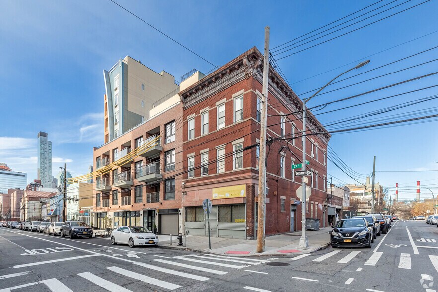 More Photos Of 39-04 29th St, Long Island City Apartments For Lease