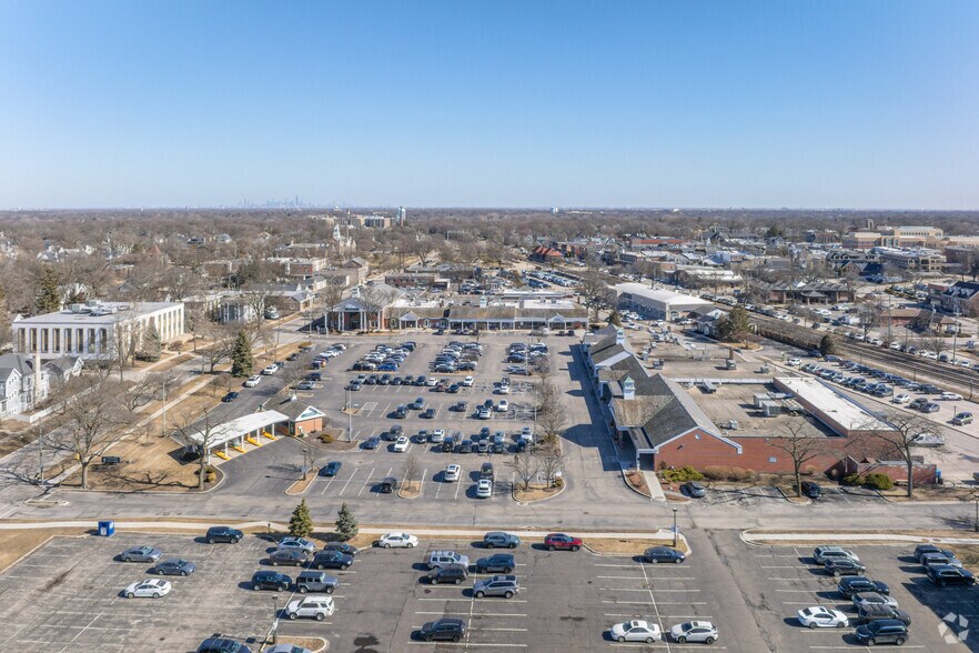 More Photos Of 1-10 Grant Sq, Hinsdale Storefront Retail Office For Lease