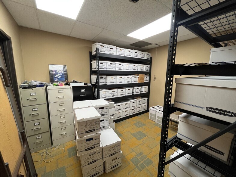 More Photos Of 1820-1880 W Evans Ave, Englewood Warehouse For Lease