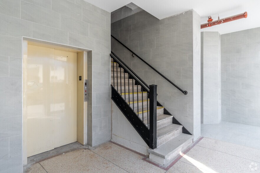 More Photos Of 4322 36th St, Long Island City Office For Lease