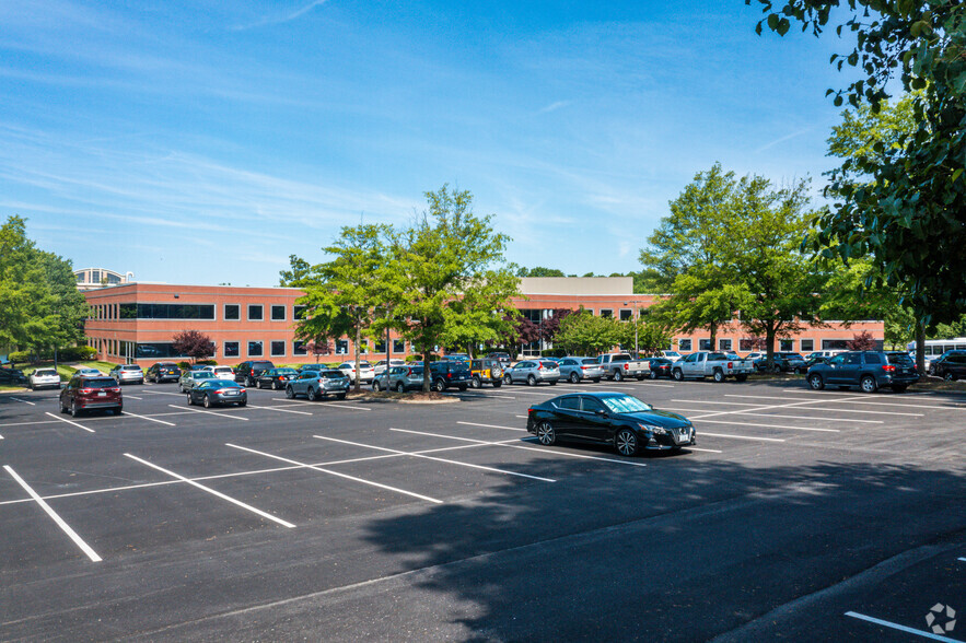 Primary Photo Of 4900 Cox Rd, Glen Allen Office For Lease