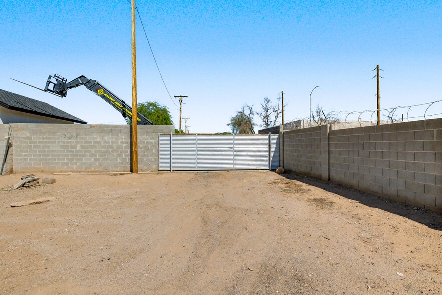 More Photos Of 537 S Country Club Dr, Mesa Hotel For Sale