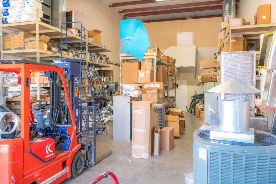 More Photos Of 1550-1582 Global Ct, Sarasota Light Manufacturing For Sale