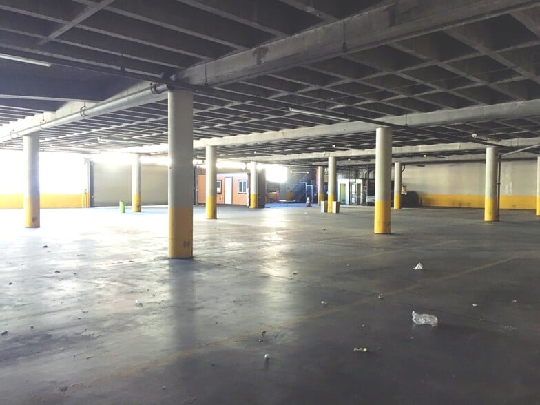 More Photos Of 955 Sansome St, San Francisco Parking Garage For Lease
