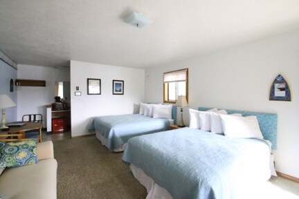 More Photos Of 940 Oregon Ave SE, Bandon Hotel For Sale