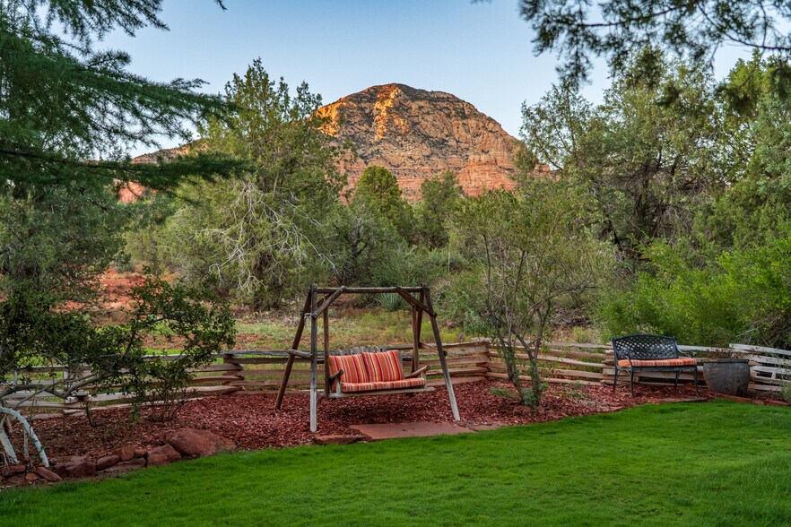 More Photos Of 55 Hozoni Dr, Sedona Hotel For Sale