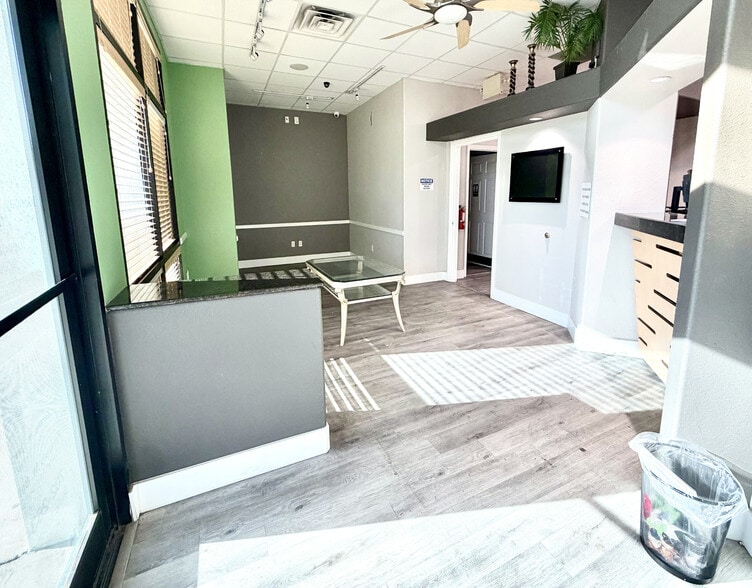 More Photos Of 321 N Pecos Rd, Henderson Medical For Lease