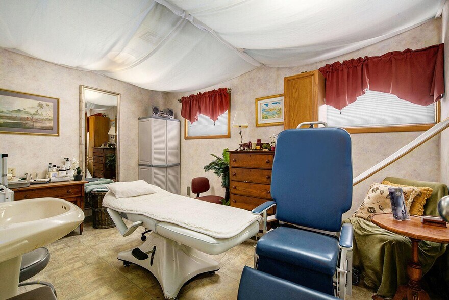 More Photos Of 1514 4th St, Jackson Healthcare For Sale
