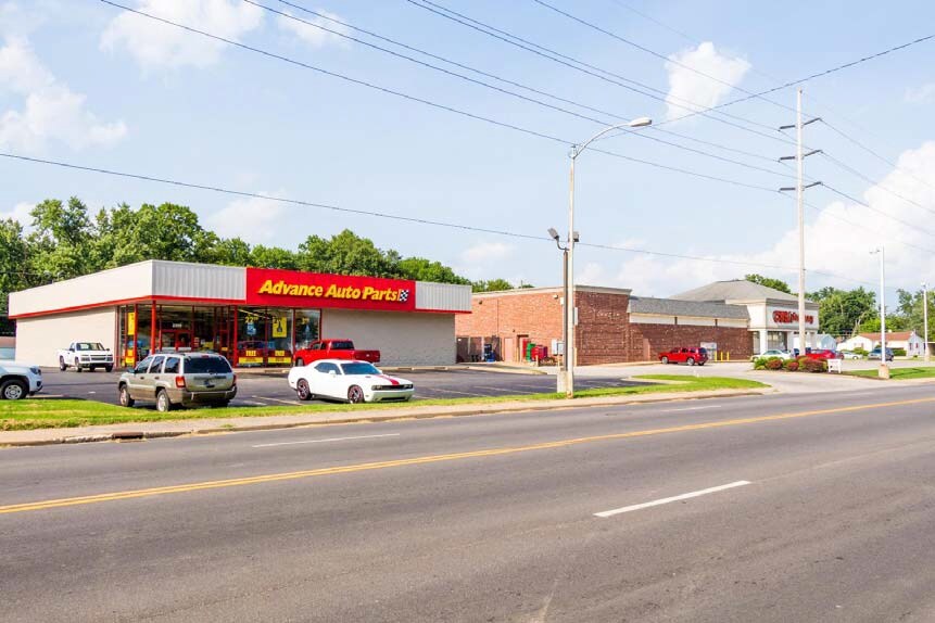 More Photos Of 2300 Covert Ave, Evansville Freestanding For Lease