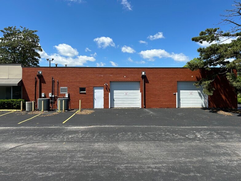 More Photos Of 9719 Olive Blvd, Olivette Medical For Lease