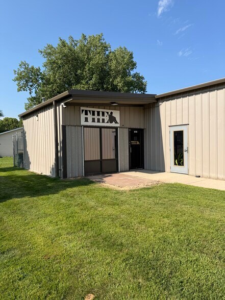 Primary Photo Of 1361-1365 Velp Ave, Green Bay Storefront Retail Office For Lease