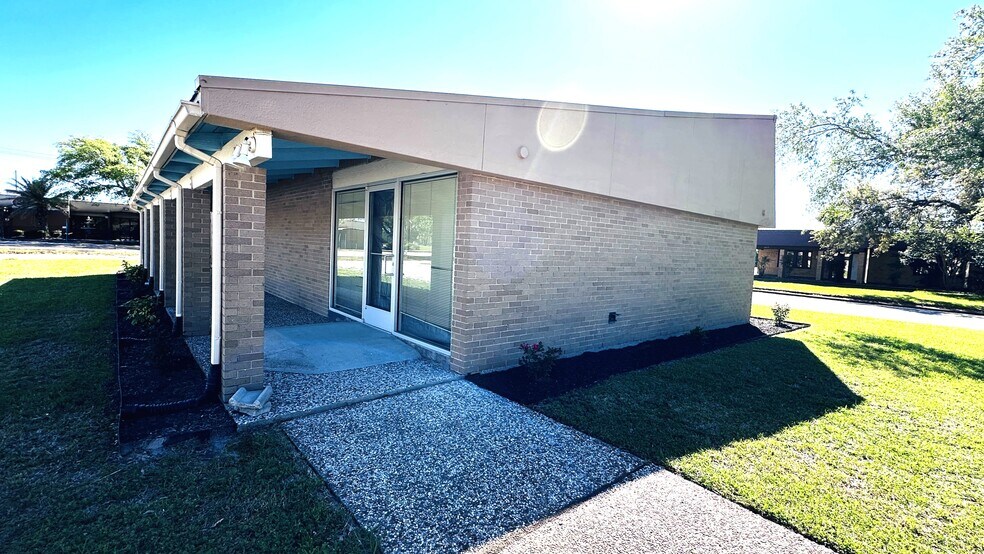 More Photos Of 6502 Memorial Dr, Texas City Medical For Sale