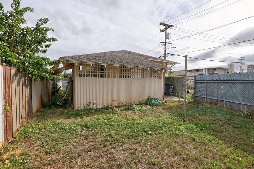 More Photos Of 2606 Nahaku Pl, Honolulu Multifamily For Sale