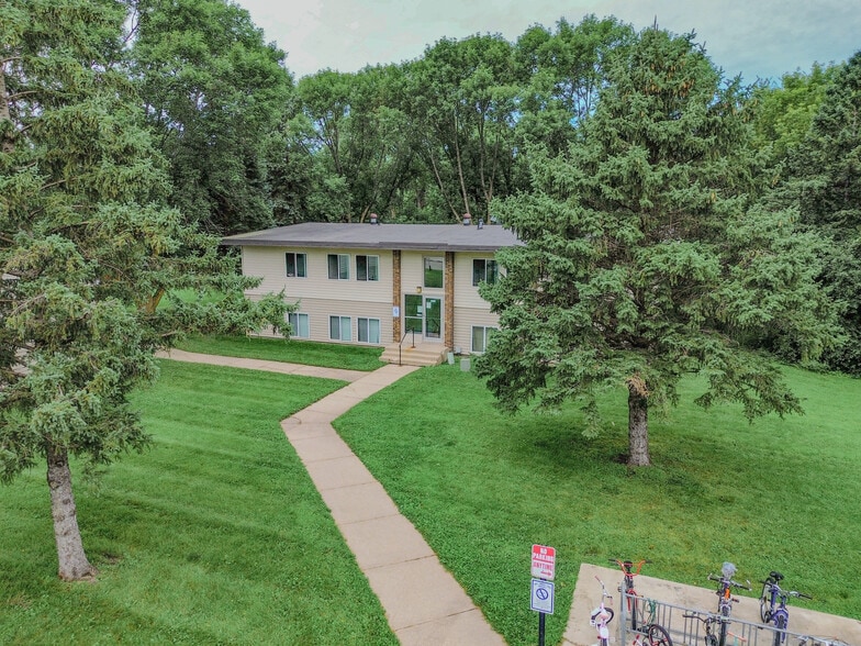 More Photos Of 105 Sunnyslope Rd, Morris Apartments For Sale