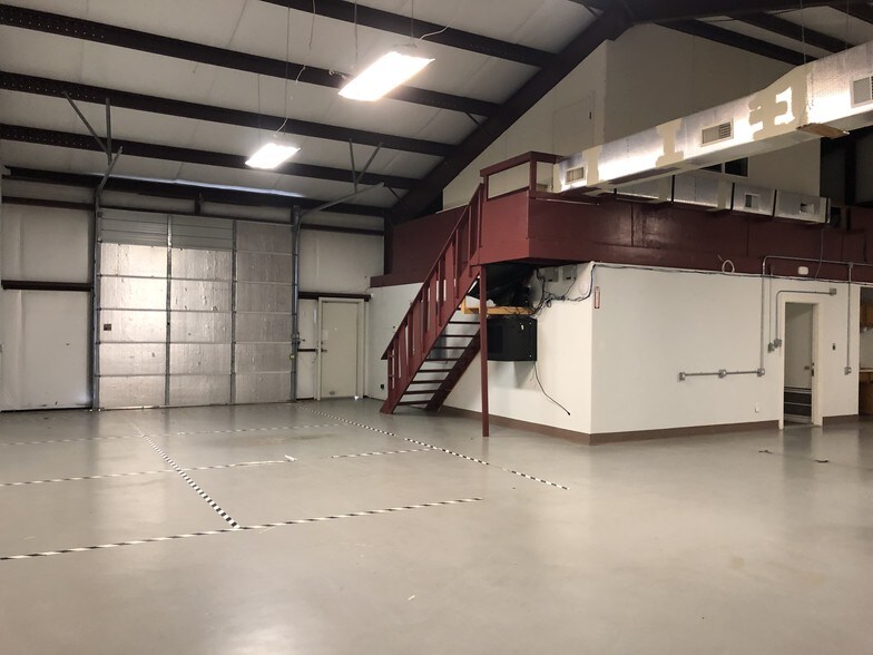 More Photos Of 14121 W Highway 290, Austin Warehouse For Sale