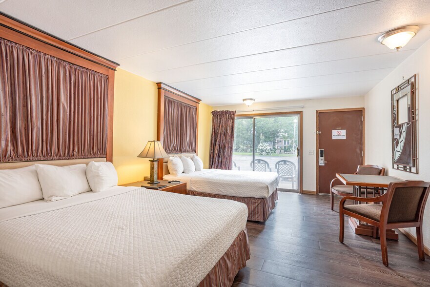 More Photos Of 1116 Broadway, Wisconsin Dells Hotel For Sale