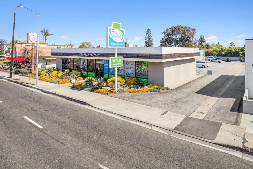 More Photos Of 420 E 17th St, Costa Mesa Freestanding For Lease
