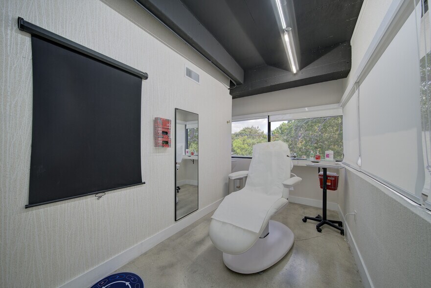 More Photos Of 2455 SW 27th Ave, Miami Medical For Lease