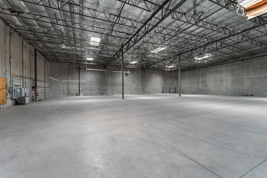 More Photos Of 7490 Commercial Way, Henderson Warehouse For Lease