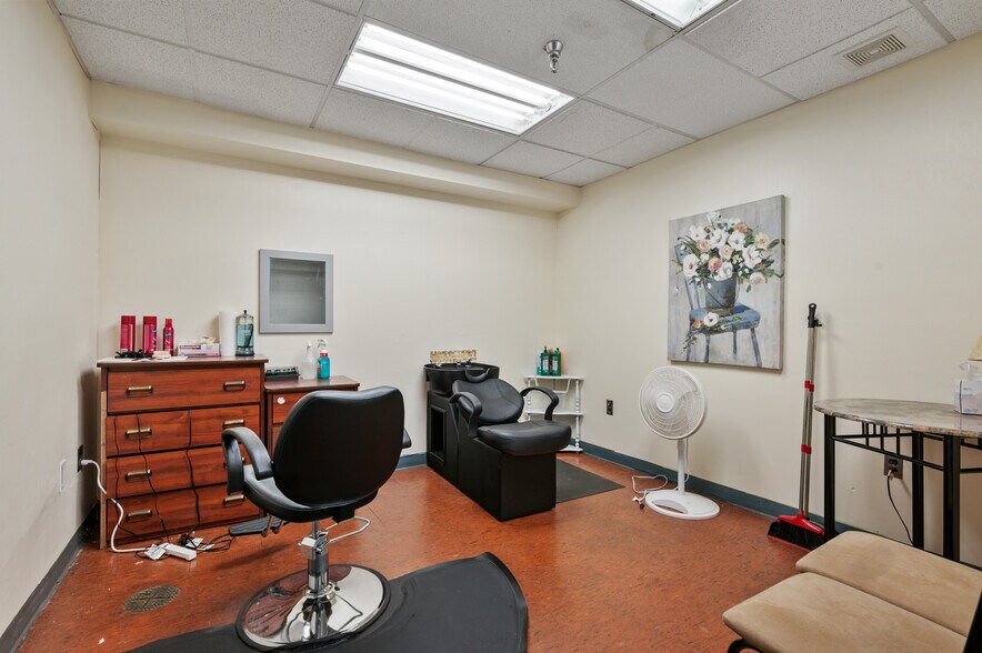 More Photos Of 123 Hamilton Ave, Turtle Creek Healthcare For Sale