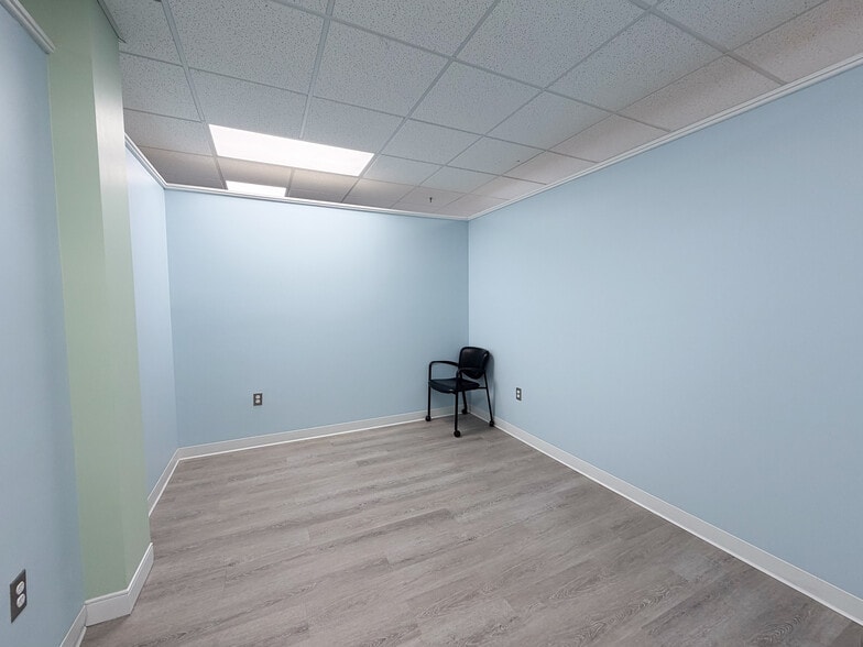 More Photos Of 1645 Ellington Rd, South Windsor Office For Lease