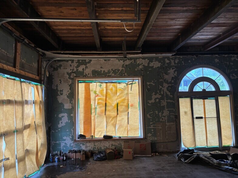 More Photos Of 12621-12631 Larchmere Blvd, Cleveland Apartments For Lease
