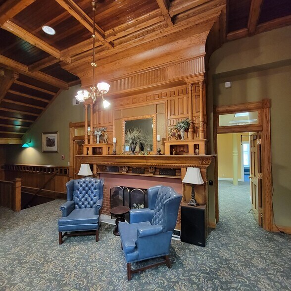 More Photos Of 220 E State St, Rockford Office For Lease