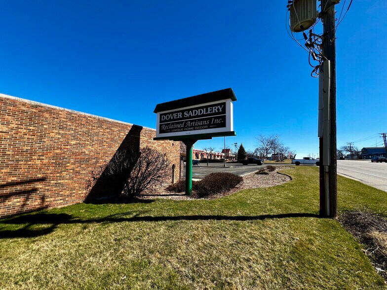 More Photos Of 300 Peterson Rd, Libertyville Industrial For Sale