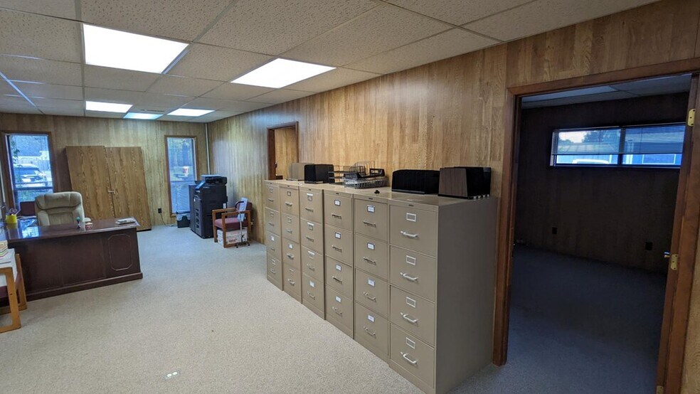 More Photos Of 406 Dothan Rd, Abbeville Office For Sale