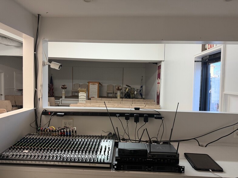 More Photos Of 553-555 Center Street Ext, Bridgeport Warehouse For Sale