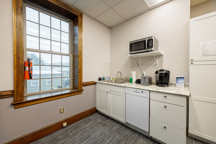 More Photos Of 16 S 2nd St, Richmond Office For Lease