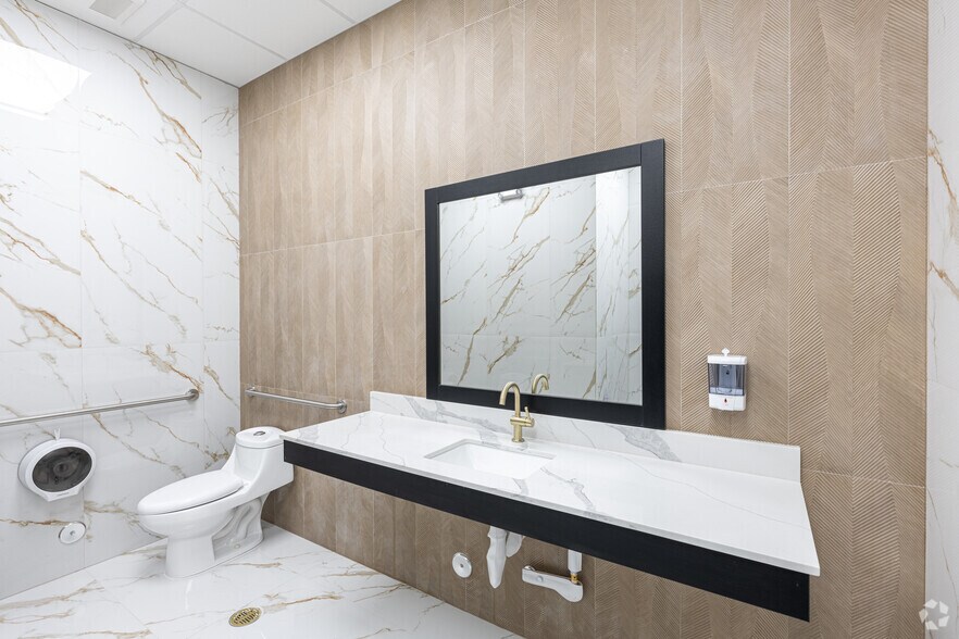 More Photos Of 12699 W Sunrise Blvd, Sunrise Office Residential For Lease