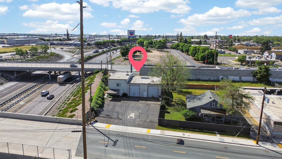 More Photos Of 652 E Lockeford St, Lodi Auto Repair For Sale