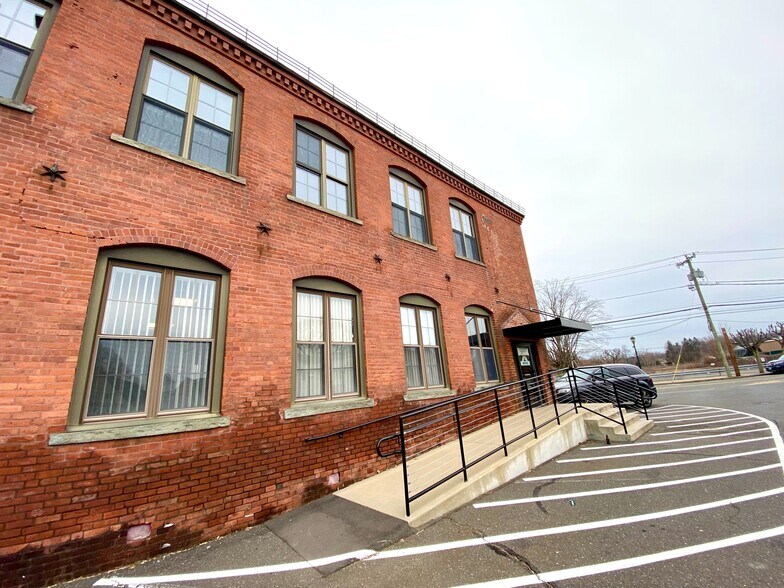 More Photos Of 168 Center St, Southington Industrial For Lease