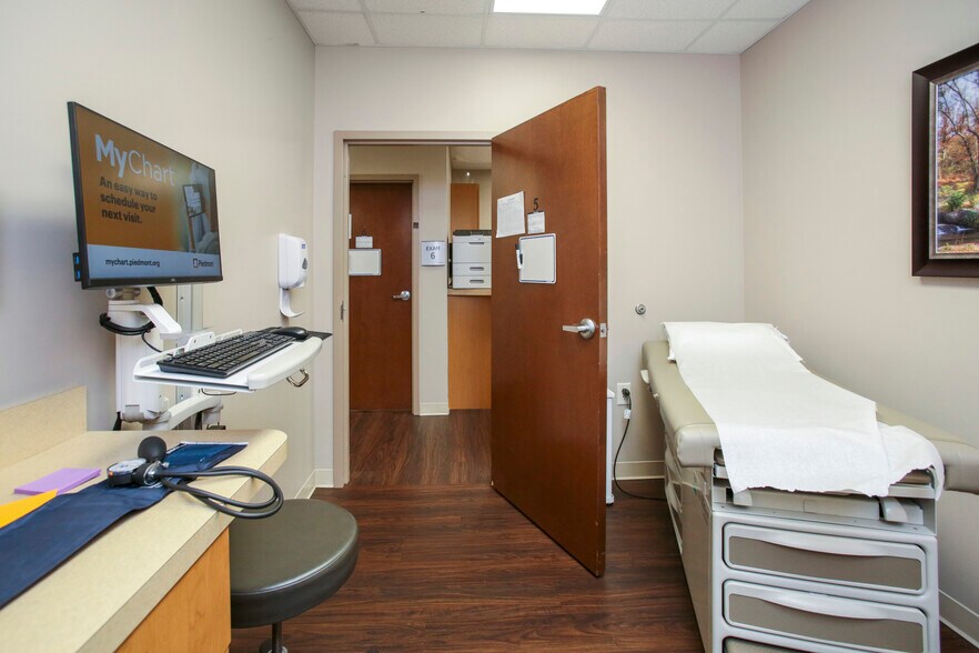 More Photos Of 12 Sammy McGhee Blvd, Jasper Medical For Sale