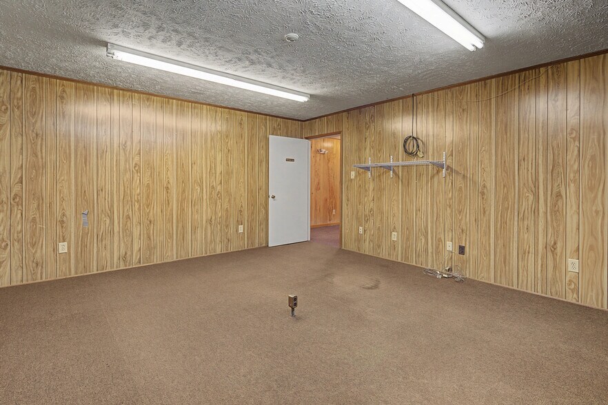 More Photos Of 219 N Main St, Spring Lake Bank For Sale