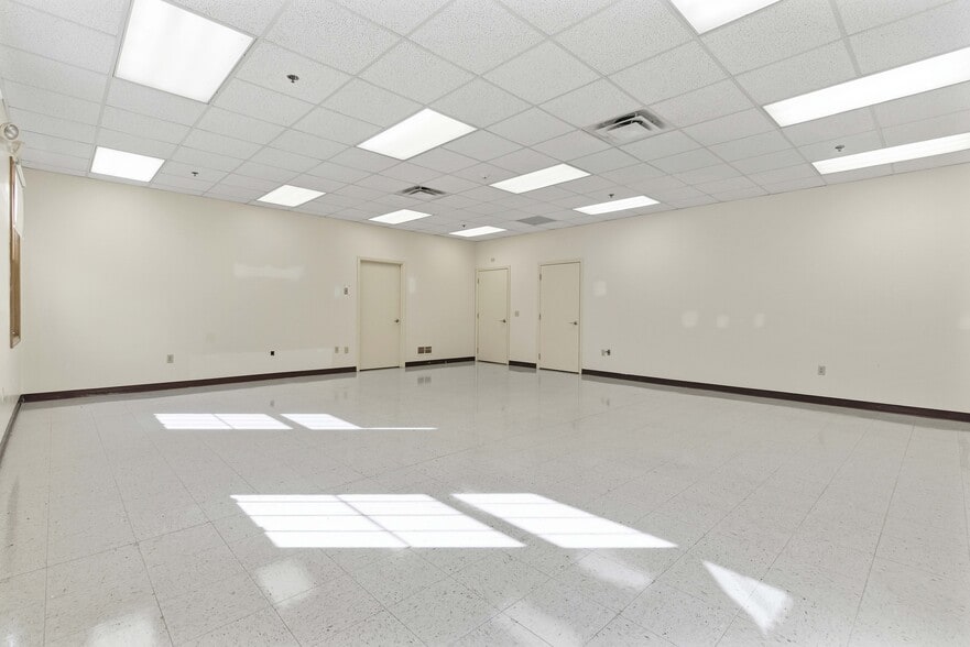 More Photos Of 86 Coraopolis Rd, Coraopolis Daycare Center For Lease