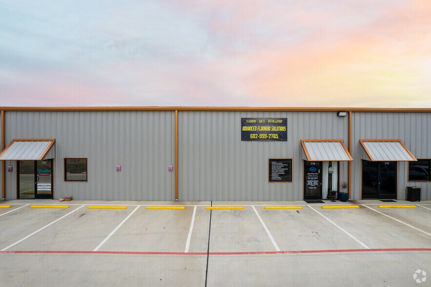 More Photos Of 1919 Golden Heights Rd, Fort Worth Warehouse For Lease