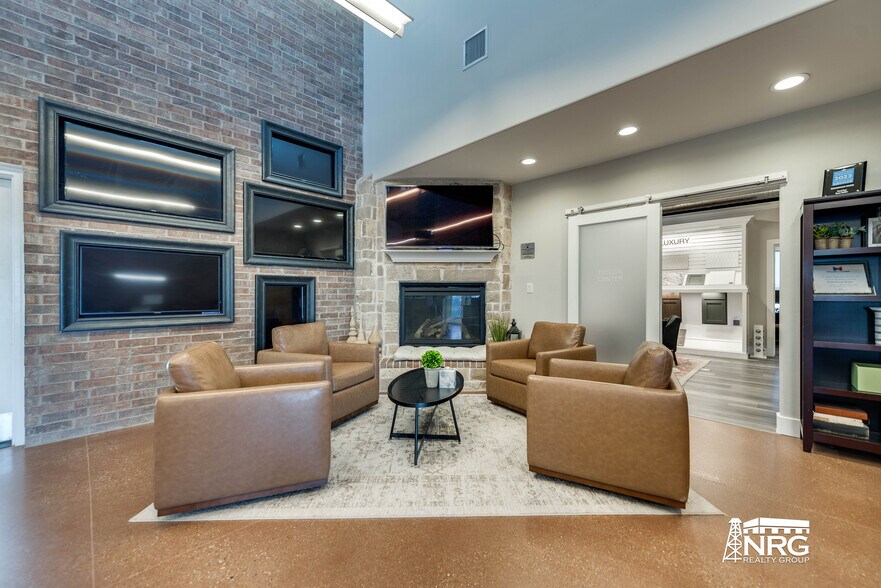 More Photos Of 6718 TX-349, Midland Office For Sale