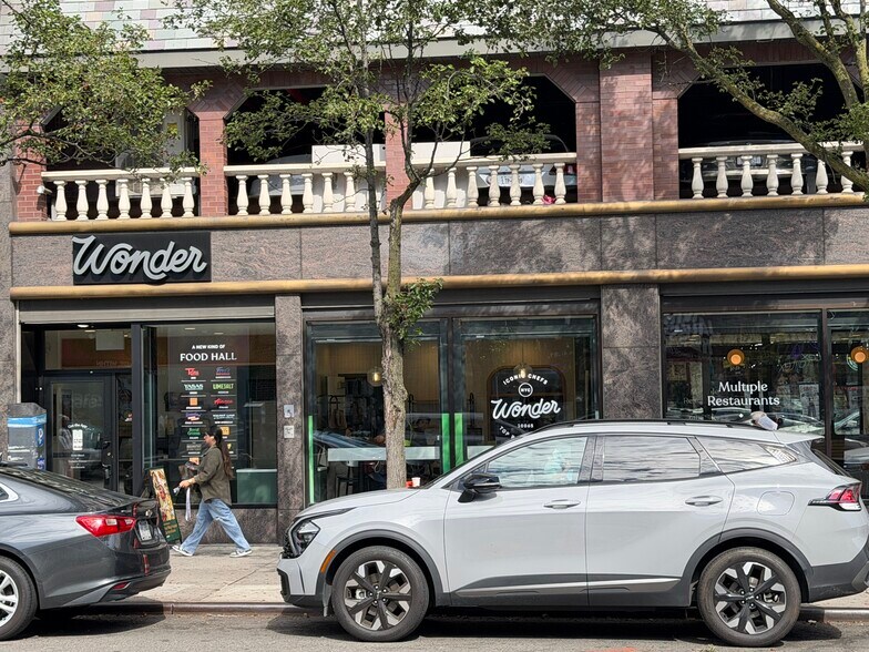 More Photos Of 3701-3712 82nd St, Jackson Heights General Retail For Lease