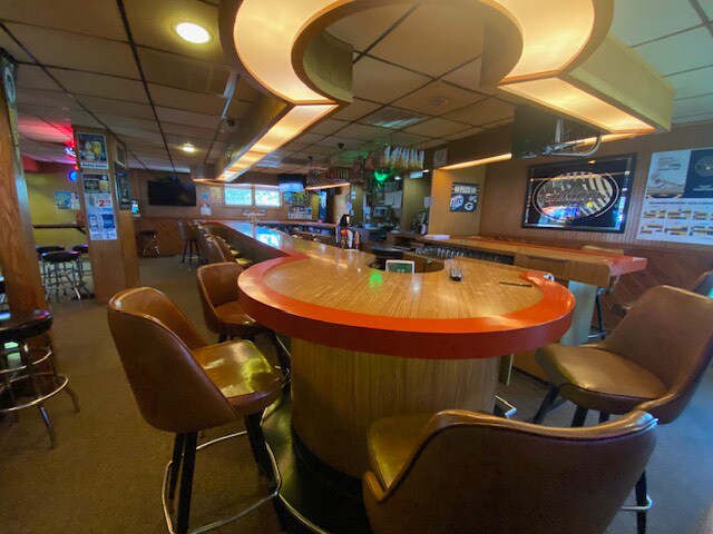 More Photos Of 1803 Main St, Green Bay Bar For Sale