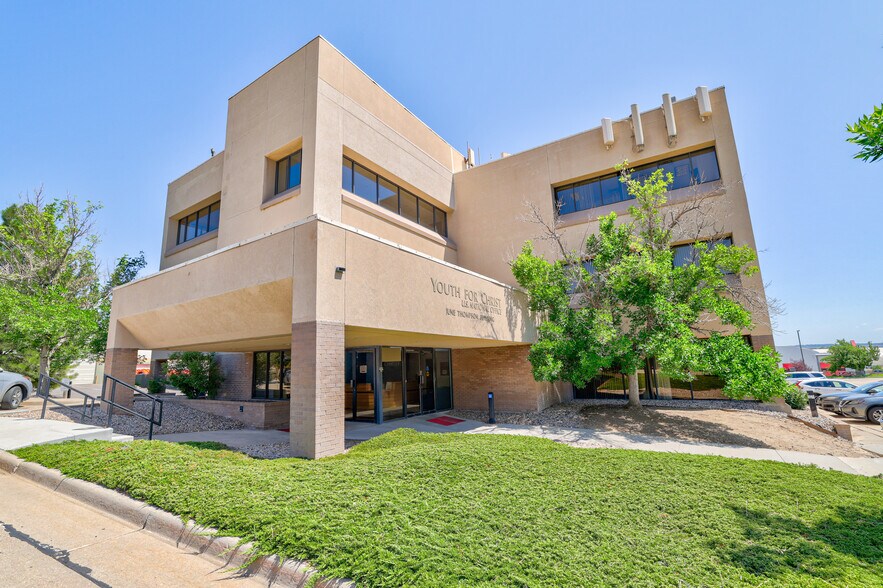 More Photos Of 7670 S Vaughn Ct, Englewood Office For Sale