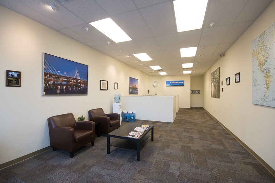 More Photos Of 375-403 S Willow St, Manchester Unknown For Lease