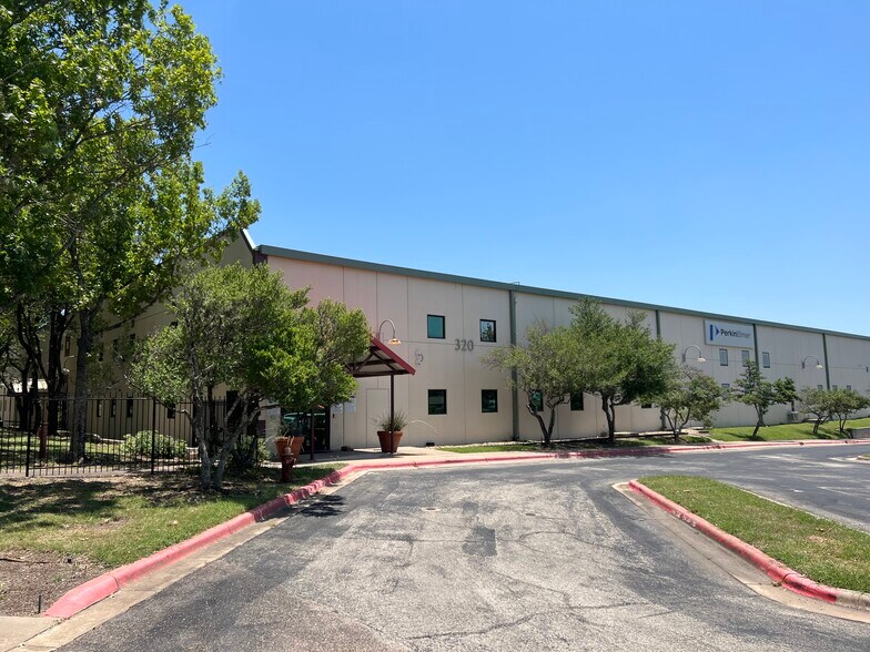 More Photos Of 7050 Burleson Rd, Austin Light Distribution For Sale