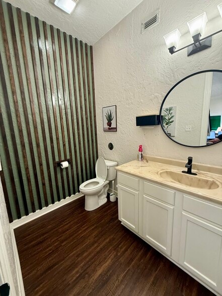 More Photos Of 1907 E US Highway 80, White Oak Office For Sale