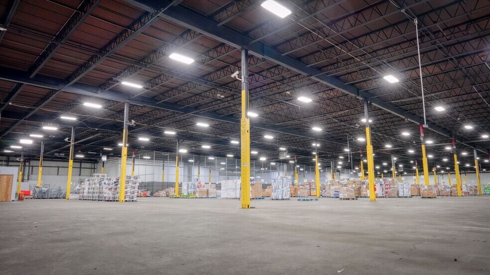 More Photos Of 300 Michael Dr, Syosset Light Distribution For Lease