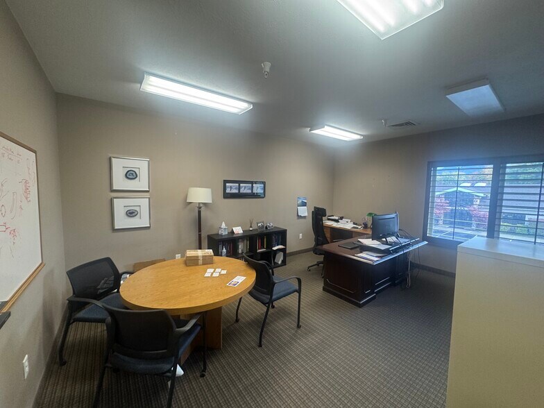 More Photos Of 189 E Fort Union Blvd, Midvale Medical For Sale