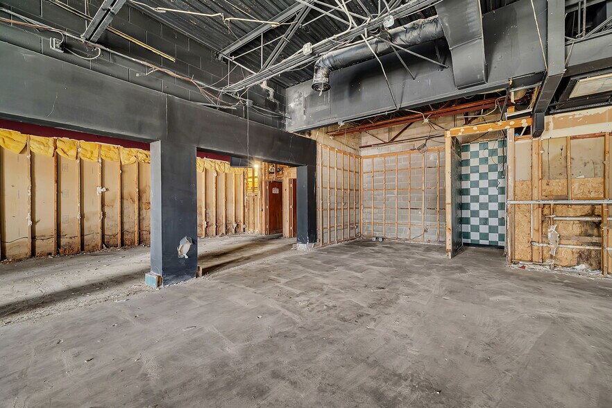 More Photos Of 2357 Plainfield Rd, Crest Hill General Retail For Lease