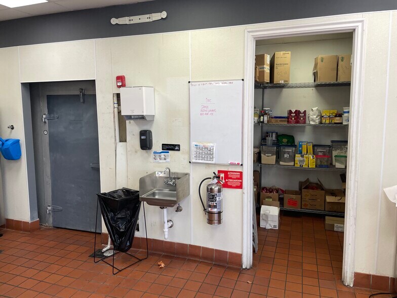 More Photos Of 72 NW 79th St, Miami Restaurant For Sale