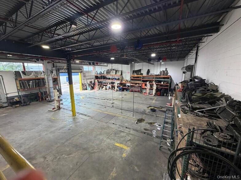 More Photos Of 8843 76th Ave, Glendale Warehouse For Sale